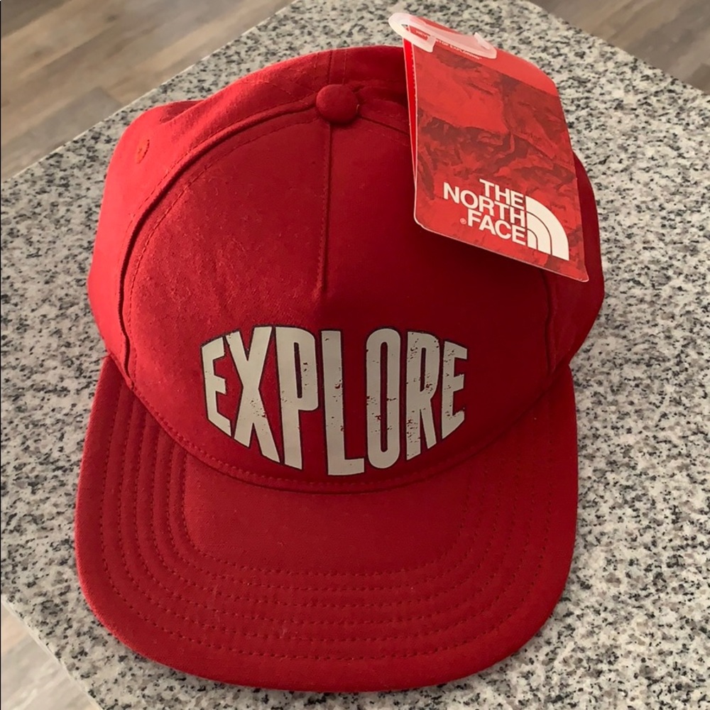The North Face EXPLORE SnapBack hat, NWT!